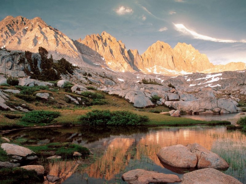 _dusy_basin_and_the_palisades.jpg