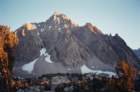_peak_looming_over_center_basin_small.jpg